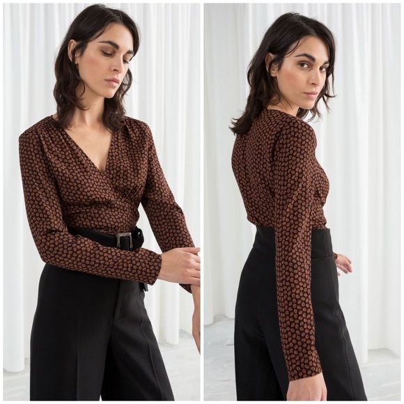 & OTHER STORIES Squiggle Print Wrap Top - Picture 1 of 4